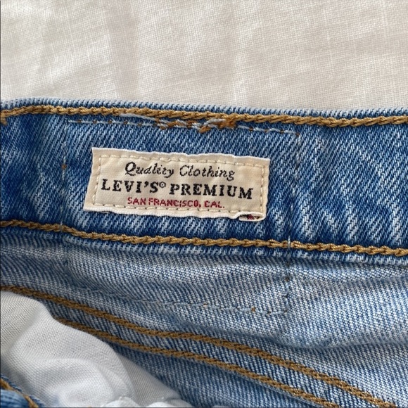 Levi Denim Ribcage Shorts - Picture 4 of 6